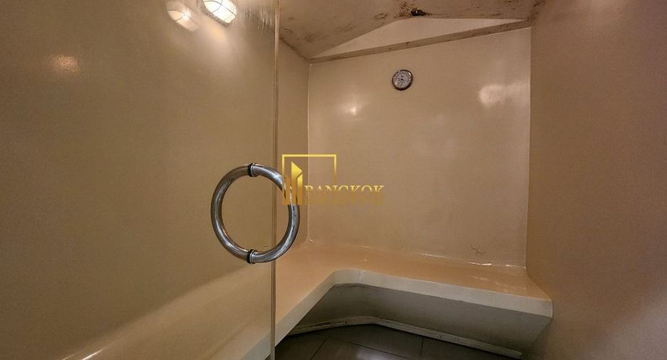 For rent 3 ベッドルーム condo in Khlong Toei, Bangkok