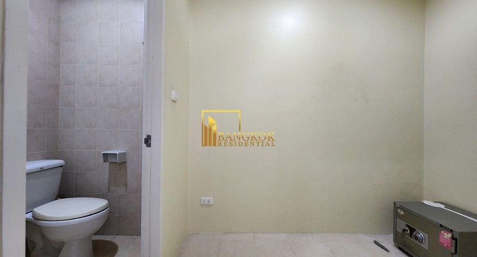 For rent 3 ベッドルーム condo in Khlong Toei, Bangkok