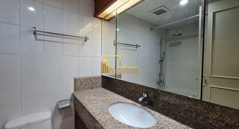 Wohnung zur Miete mit 3 Zimmer in Pathum Wan, Bangkok