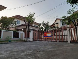 Casa en venta de estudio en Saphan Sung, Bangkok