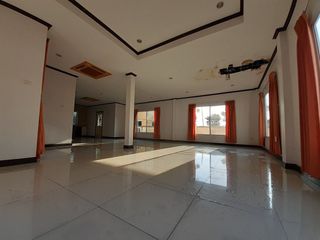 Casa en venta de estudio en Saphan Sung, Bangkok