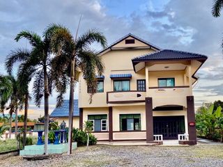 À vendre 5 chambres maison à Klaeng, Rayong