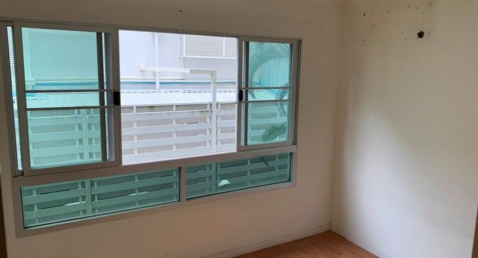 For sale 1 bed condo in Huai Khwang, Bangkok