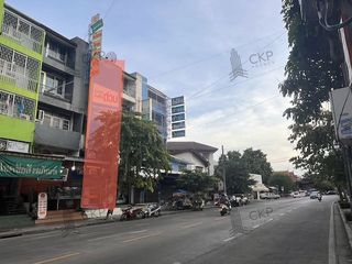For sale 3 Beds retail Space in Lat Phrao, Bangkok