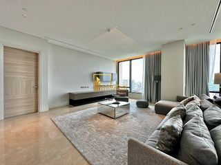 For rent 4 bedrooms condo in Pathum Wan, Bangkok
