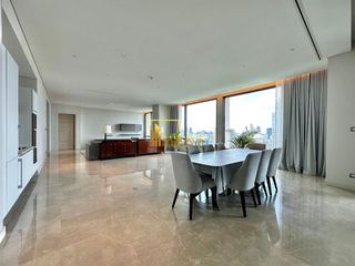 For rent 4 bedrooms condo in Pathum Wan, Bangkok