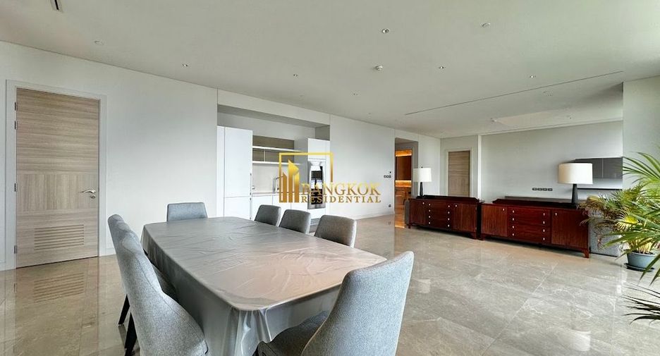 À louer 4 chambres condo à Pathum Wan, Bangkok