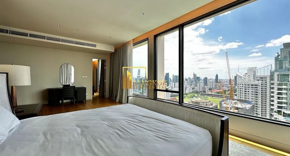 À louer 4 chambres condo à Pathum Wan, Bangkok