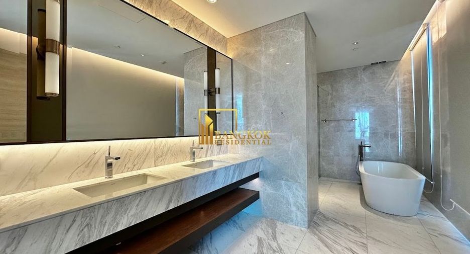 À louer 4 chambres condo à Pathum Wan, Bangkok