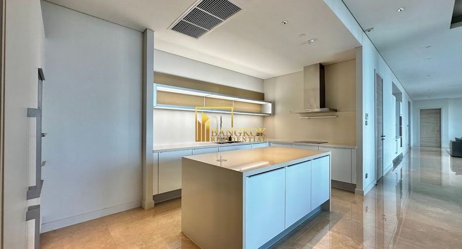 À louer 4 chambres condo à Pathum Wan, Bangkok