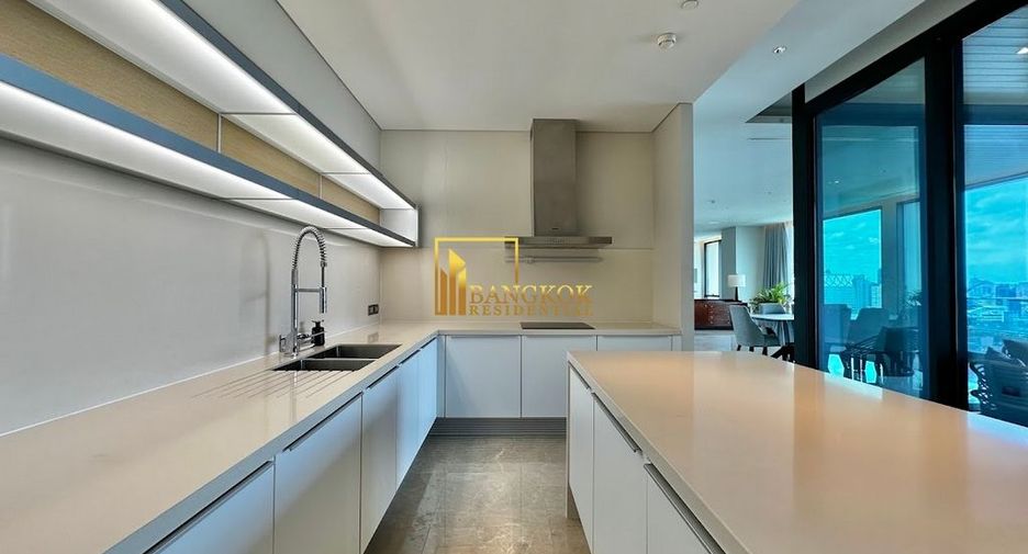 À louer 4 chambres condo à Pathum Wan, Bangkok