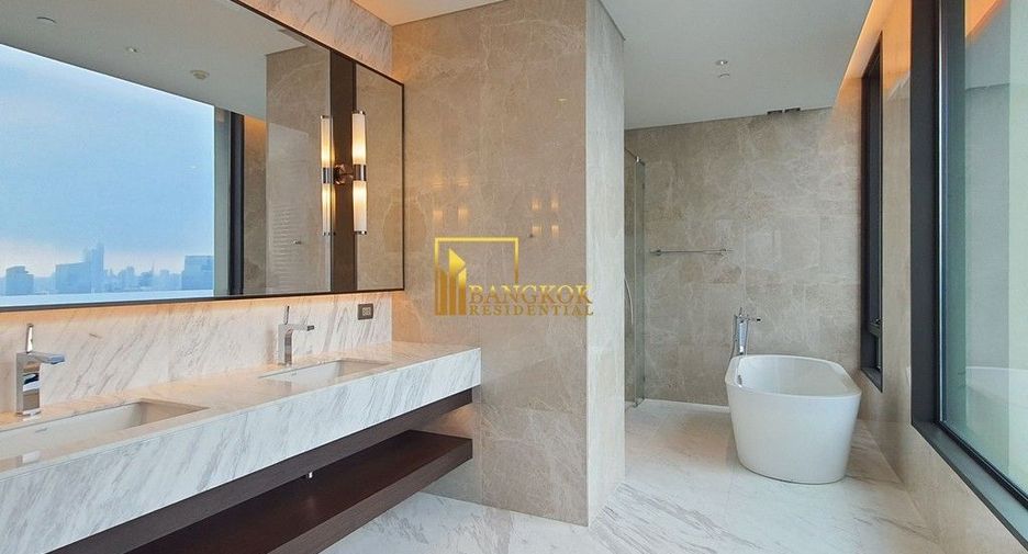 À louer 4 chambres condo à Pathum Wan, Bangkok