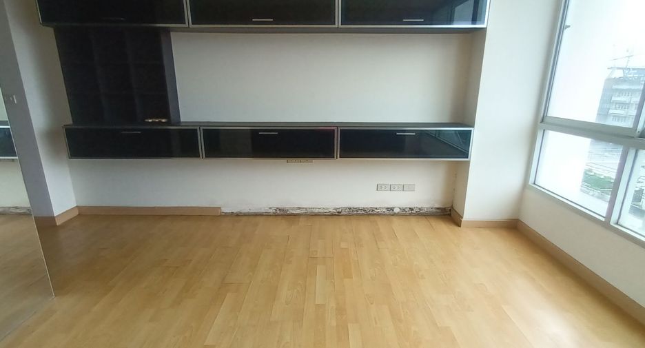For sale 2 ベッドルーム condo in Yan Nawa, Bangkok