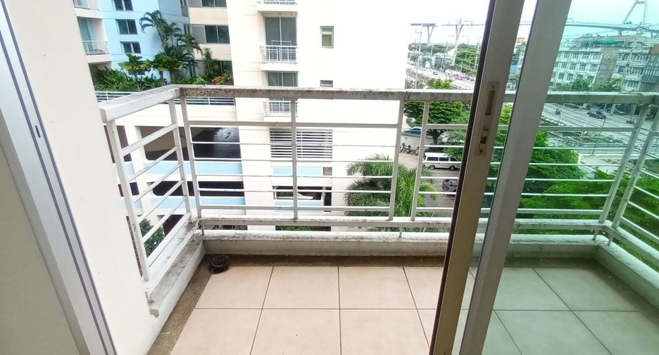 For sale 2 ベッドルーム condo in Yan Nawa, Bangkok