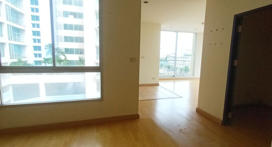 For sale 2 ベッドルーム condo in Yan Nawa, Bangkok