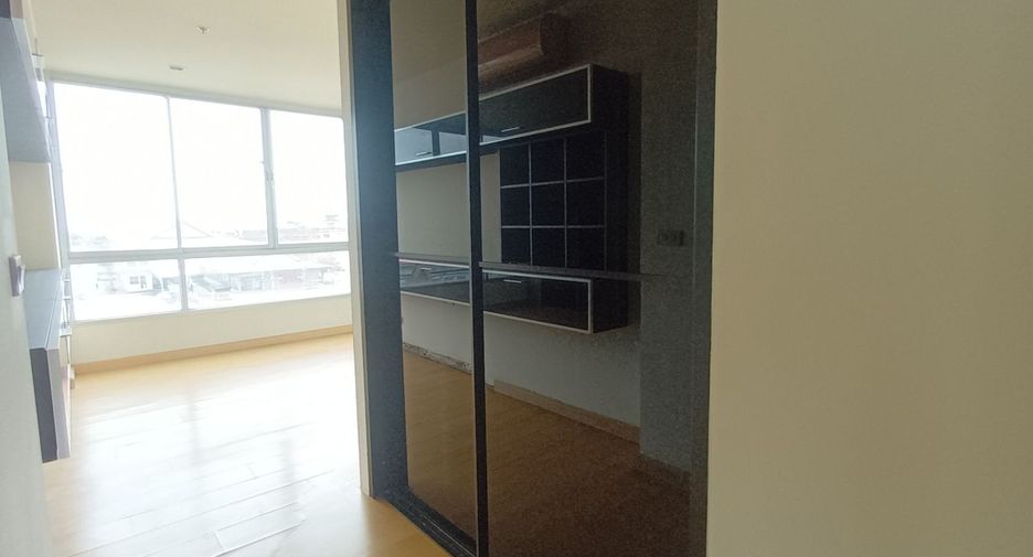 For sale 2 ベッドルーム condo in Yan Nawa, Bangkok