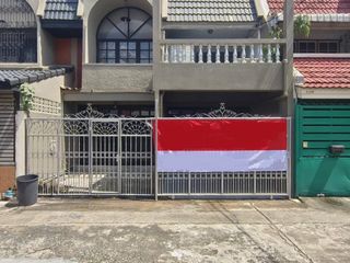 For rent 3 bed office in Khlong Toei, Bangkok