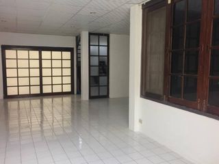 For rent 3 bed office in Khlong Toei, Bangkok