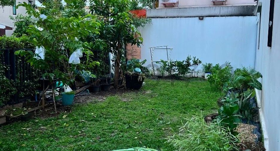 For rent 3 ベッドルーム house in Prawet, Bangkok