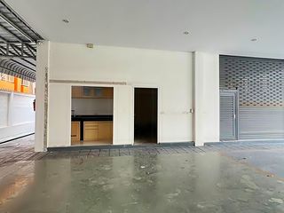 出租 商业空间 在 Khlong Toei, 曼谷