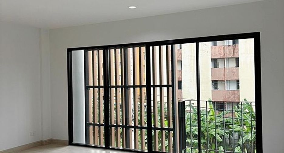 出租 2 卧室 办公室 在 Mueang Samut Prakan, Samut Prakan