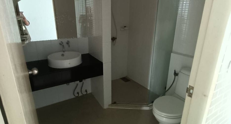 For sale 2 bedrooms condo in Chatuchak, Bangkok