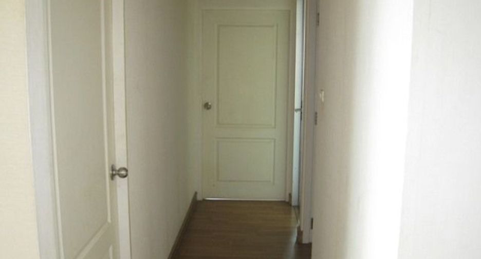 For sale 2 bedrooms condo in Wang Thonglang, Bangkok