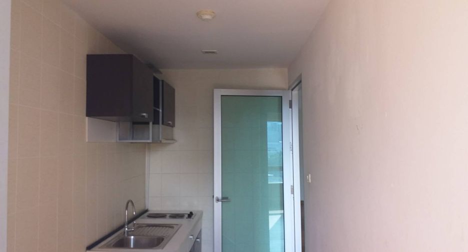 For sale 2 bedrooms condo in Wang Thonglang, Bangkok