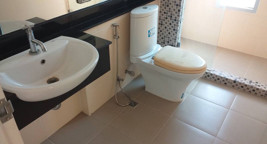 For sale 2 bedrooms condo in Wang Thonglang, Bangkok