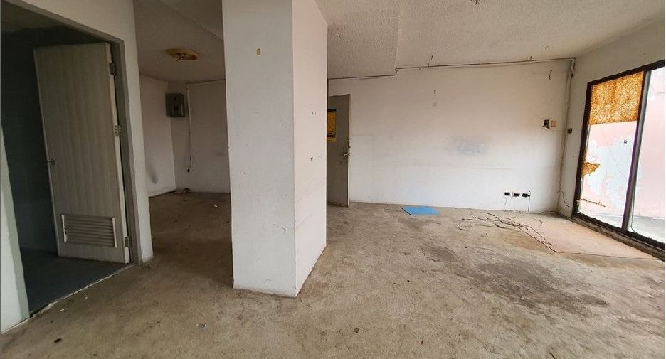 For sale 1 bed condo in Huai Khwang, Bangkok