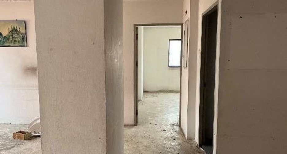 For sale 1 bed condo in Huai Khwang, Bangkok