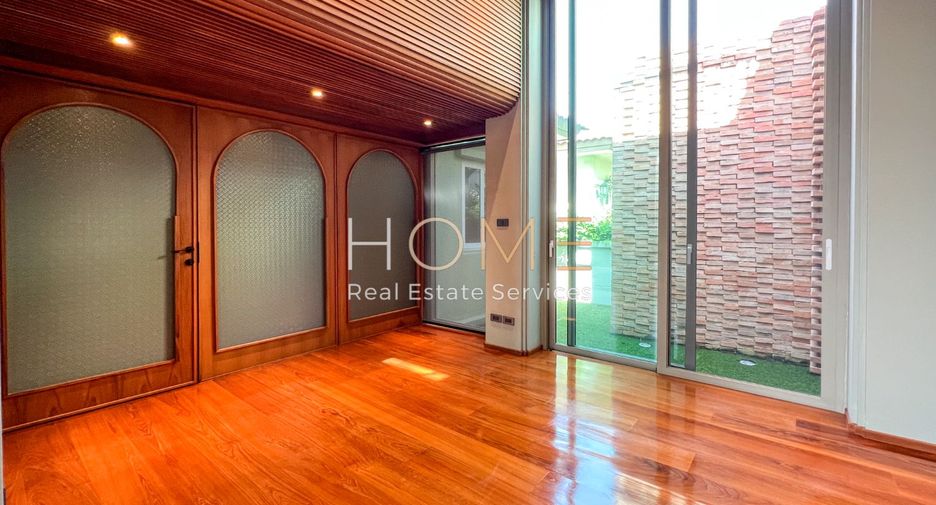 For sale 4 bedrooms house in Sai Mai, Bangkok