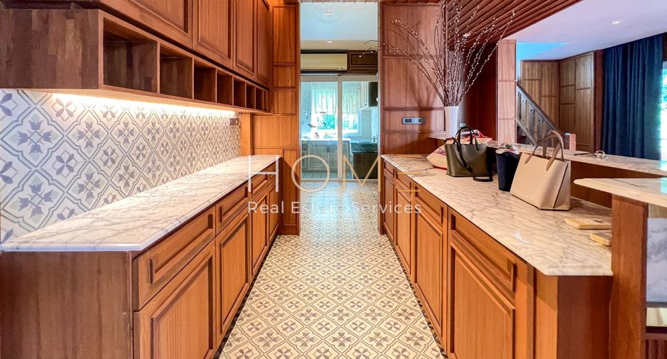 For sale 4 bedrooms house in Sai Mai, Bangkok