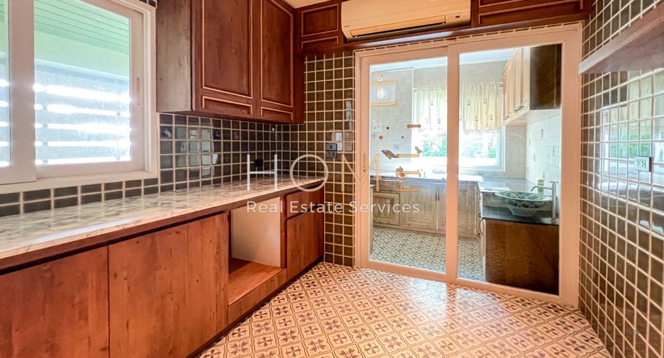 For sale 4 bedrooms house in Sai Mai, Bangkok