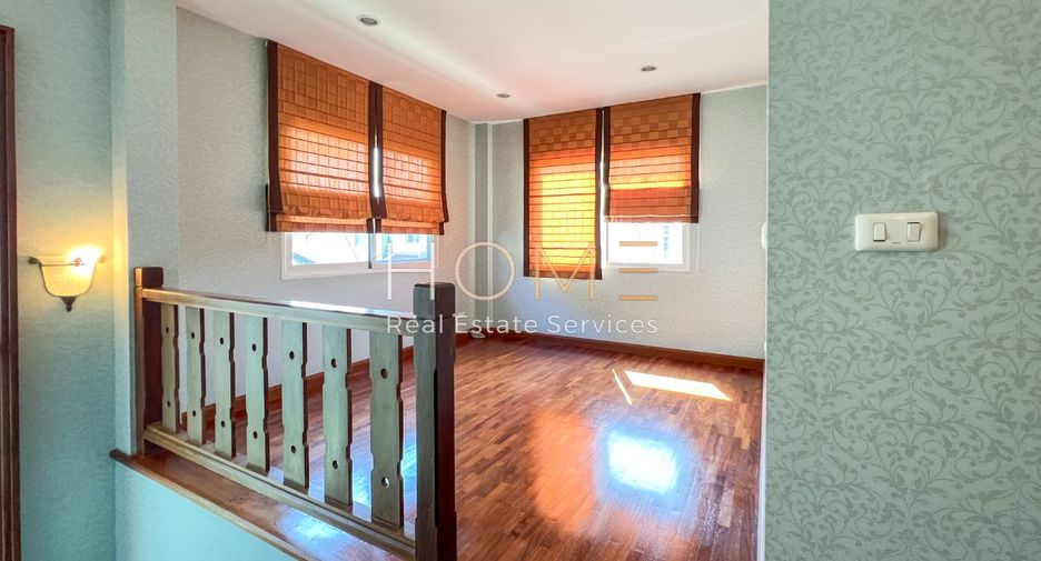 For sale 4 bedrooms house in Sai Mai, Bangkok