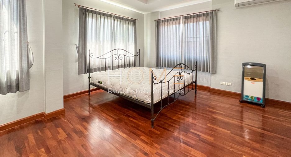 For sale 4 bedrooms house in Sai Mai, Bangkok