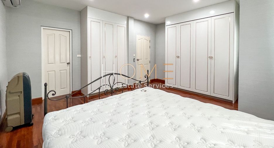 For sale 4 bedrooms house in Sai Mai, Bangkok