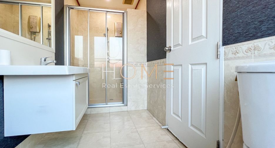 For sale 4 bedrooms house in Sai Mai, Bangkok