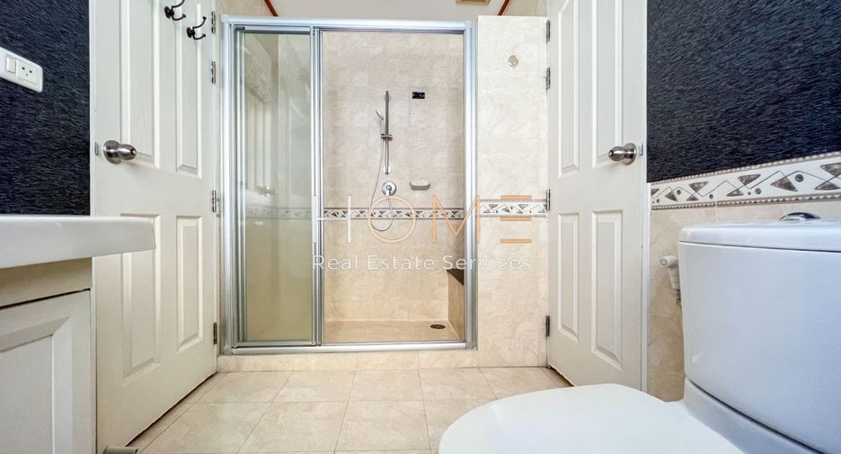 For sale 4 bedrooms house in Sai Mai, Bangkok