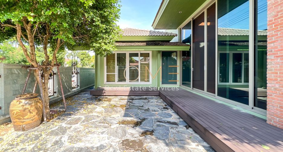 For sale 4 bedrooms house in Sai Mai, Bangkok