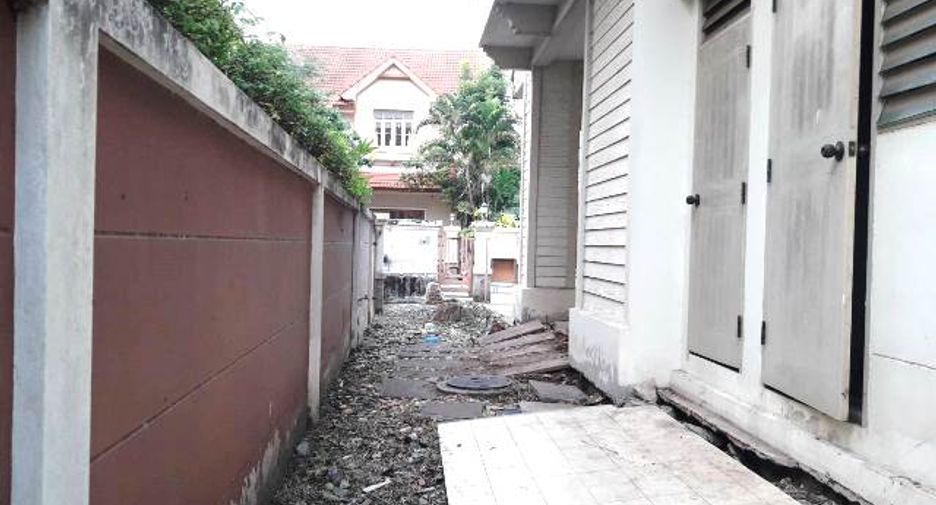 Casa en venta de estudio en Nong Khaem, Bangkok