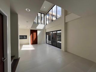 For rent and for sale 3 bed office in Huai Khwang, Bangkok
