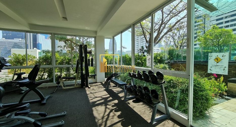 For rent 2 bedrooms condo in Khlong Toei, Bangkok