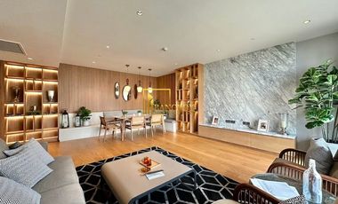 For rent 2 bedrooms condo in Yan Nawa, Bangkok