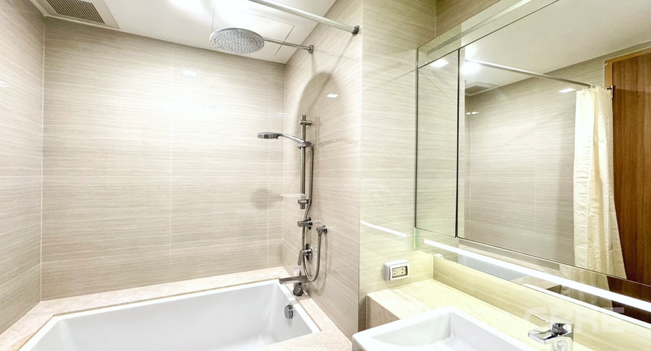 For sale 1 bed condo in Watthana, Bangkok