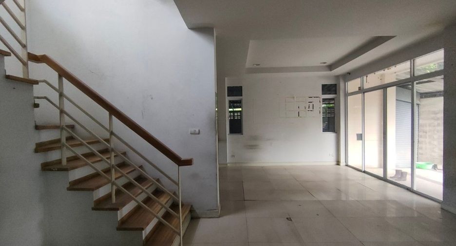 Haus zum Kauf mit Studio in Saphan Sung, Bangkok