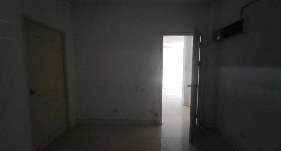 Haus zum Kauf mit Studio in Saphan Sung, Bangkok