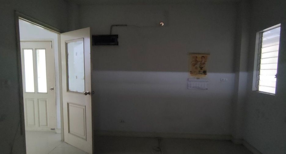 Haus zum Kauf mit Studio in Saphan Sung, Bangkok