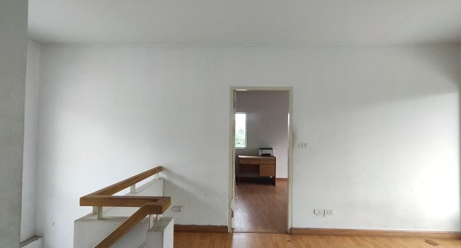 Haus zum Kauf mit Studio in Saphan Sung, Bangkok