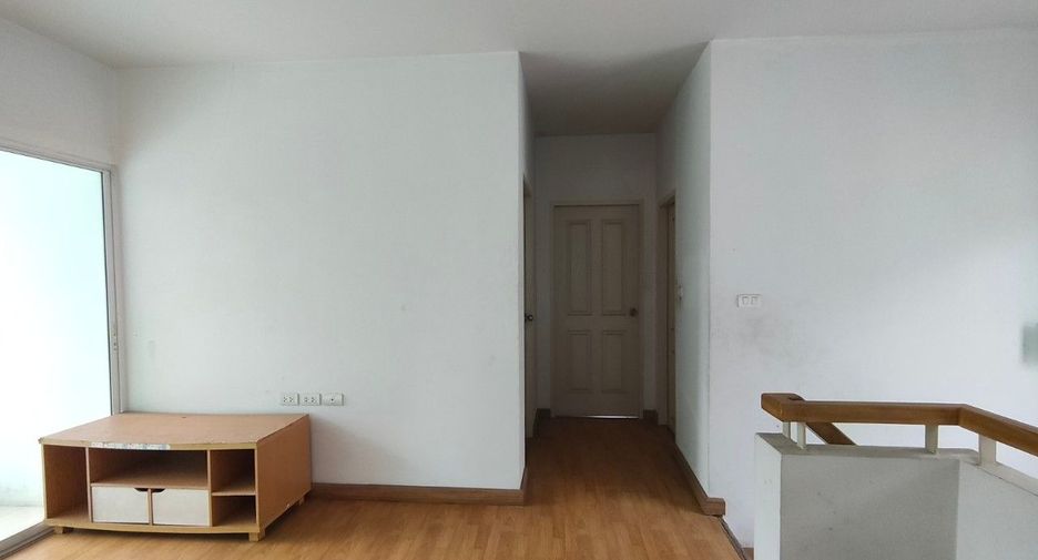 Haus zum Kauf mit Studio in Saphan Sung, Bangkok